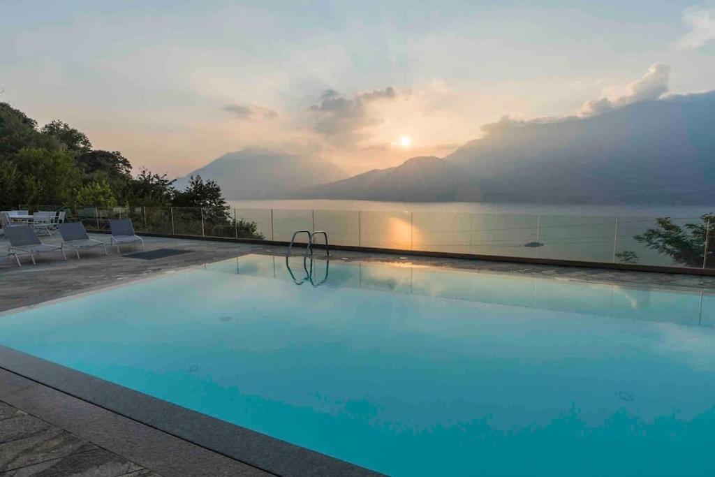Poolside Apartment Cristina Bellano Dış mekan fotoğraf