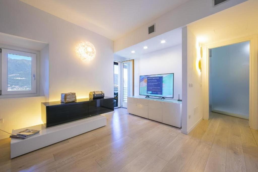 Poolside Apartment Cristina Bellano Dış mekan fotoğraf