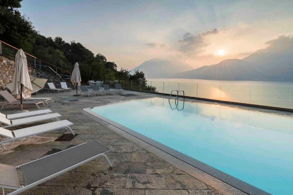 Poolside Apartment Cristina Bellano Dış mekan fotoğraf